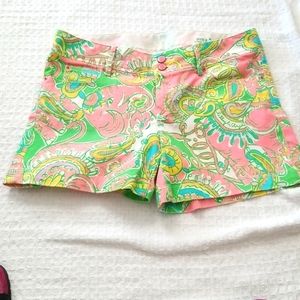 Women's Lilly Pulitzer shorts. Size 8.